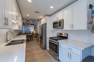 Photo #6: 6835085 Listing