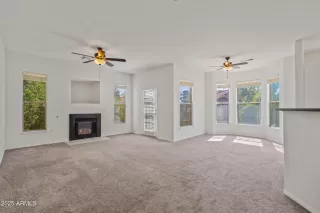 Photo #4: 6835106 Listing