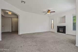 Photo #6: 6835106 Listing