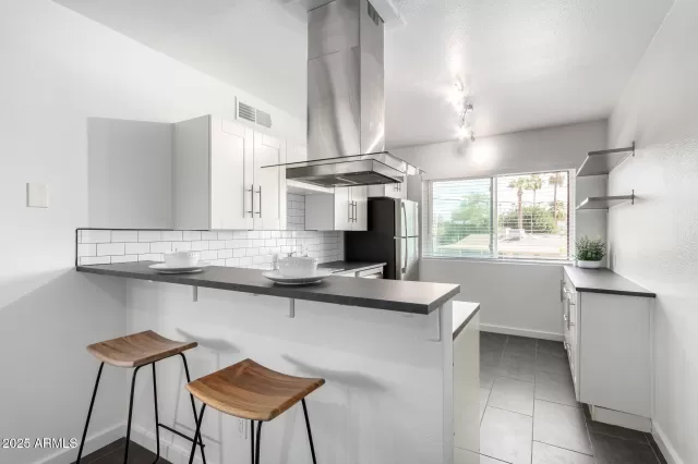 MLS: 6835177 Condo For Sale