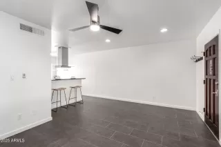 Photo #5: 6835177 Listing