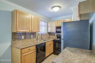 Photo #5: 6835322 Listing