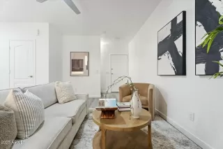 Photo #2: 6835897 Listing