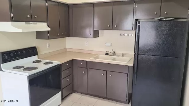 MLS: 6835913 Condo For Sale