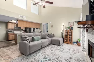 Photo #4: 6835940 Listing