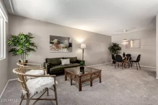 Photo #1: 6836138 Listing 