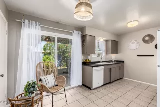 Photo #5: 6836138 Listing 