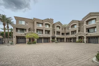 Photo #3: 6836183 Listing