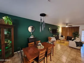 Photo #3: 6836577 Listing