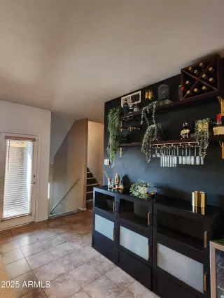 Photo #5: 6836577 Listing