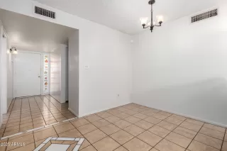 Photo #3: 6836607 Listing 