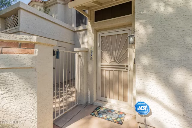 MLS: 6836704 Condo For Sale