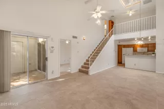 Photo #3: 6836704 Listing