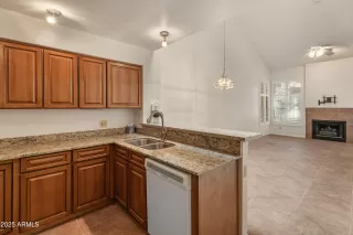 Photo #4: 6836704 Listing