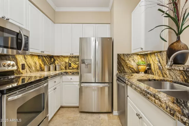 MLS: 6836746 Condo For Sale