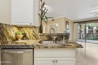 Photo #2: 6836746 Listing 