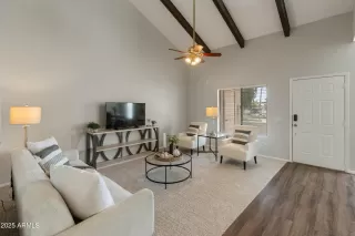 Photo #2: 6836803 Listing 