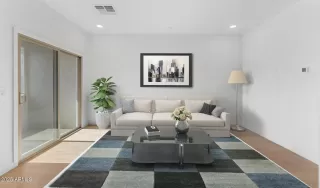 Photo #4: 6836998 Listing