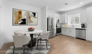 Photo #5: 6836998 Listing