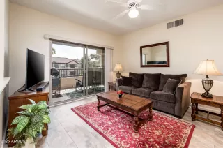 Photo #5: 6837037 Listing 