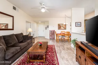 Photo #6: 6837037 Listing 