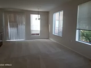 Photo #5: 6837186 Listing