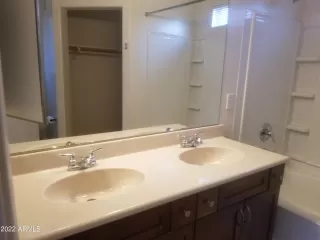 Photo #6: 6837186 Listing