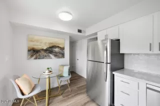 Photo #3: 6837266 Listing