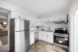 Photo #5: 6837266 Listing