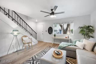 Photo #6: 6837266 Listing