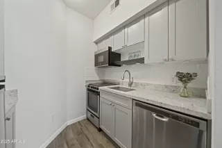 Photo #5: 6837275 Listing 