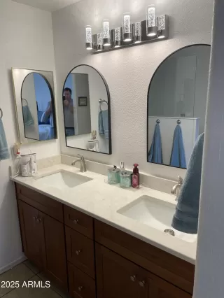 Photo #2: 6837281 Listing 
