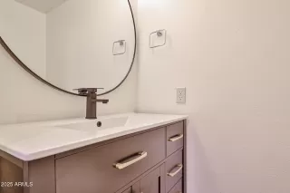 Photo #6: 6837400 Listing 