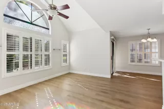 Photo #6: 6837424 Listing