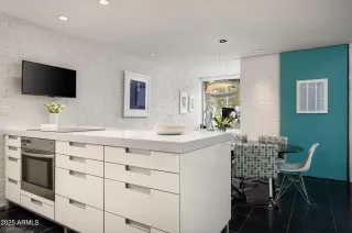 Photo #6: 6837435 Listing