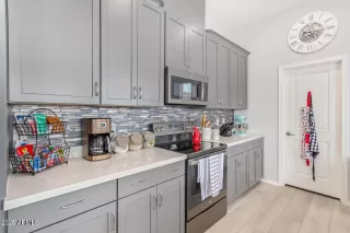 Photo #5: 6837443 Listing 