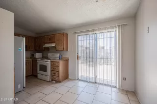 Photo #6: 6837559 Listing