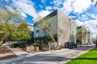 Photo #2: 6837609 Listing 