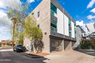 Photo #3: 6837609 Listing 