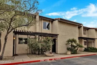 Photo #2: 6837637 Listing
