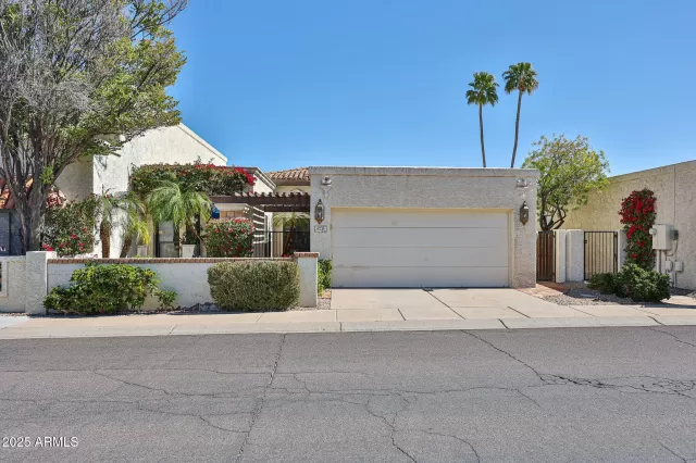 MLS: 6837882 Condo For Sale