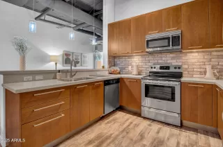 Photo #4: 6837915 Listing