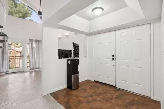 Photo #4: 6838082 Listing