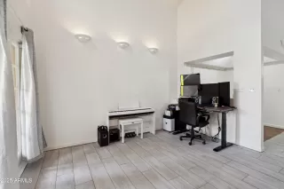 Photo #5: 6838082 Listing