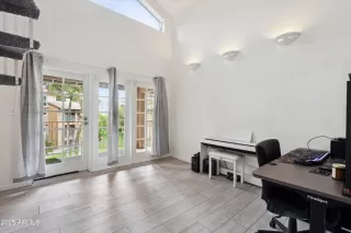 Photo #6: 6838082 Listing