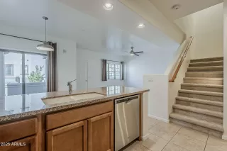 Photo #4: 6838124 Listing