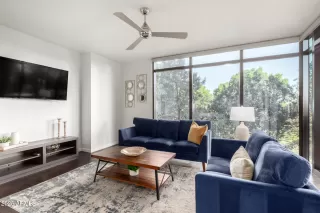 Photo #2: 6838155 Listing