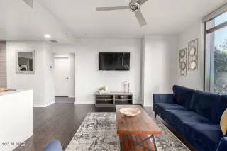 Photo #3: 6838155 Listing