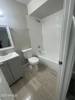 Photo #4: 6838246 Listing