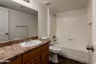 Photo #4: 6838266 Listing